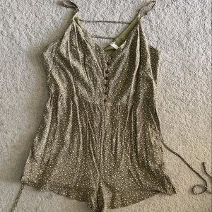 Xhilaration green leopard sleeveless romper, size XL